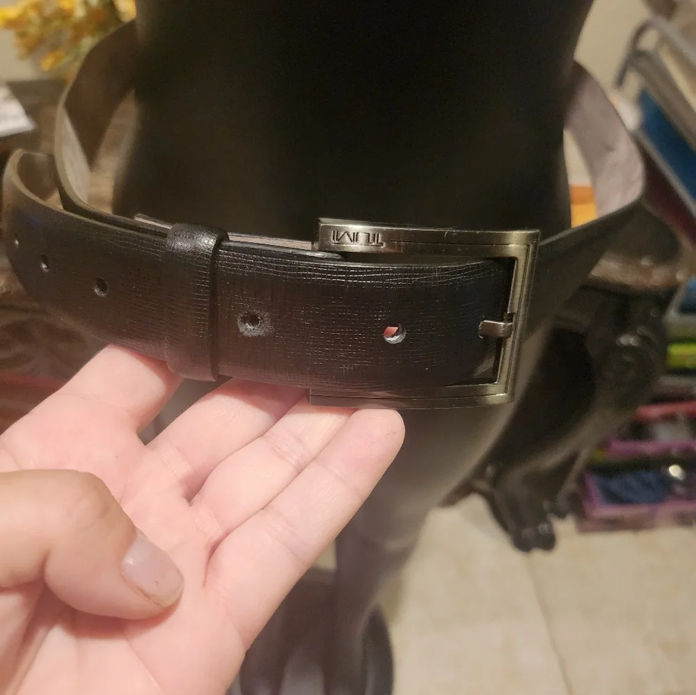 Tumi leather belt